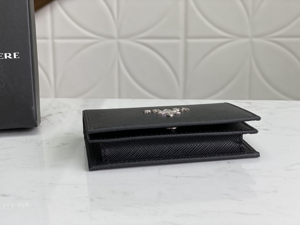 プラダ財布コピー側面デザイン